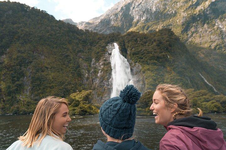 Milford Sound Tour per piccoli gruppi, crociera e pranzo al picnic