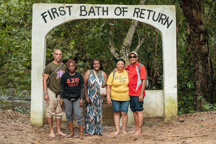 Assin Manso Slave River og Cape Coast Castle Privat dagstur