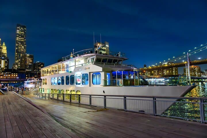 New York City Dinner Cruise on Luxury Yacht with Live Music