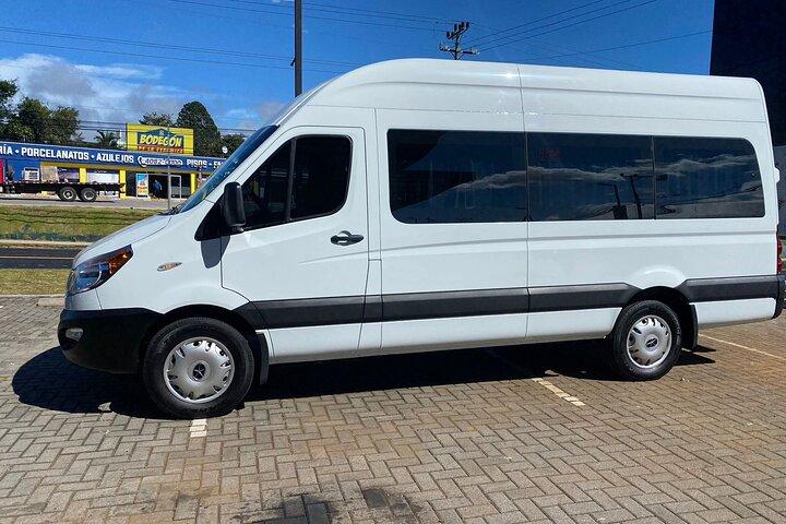 Monteverde: Delt shuttlebus til Manuel Antonio eller Jaco