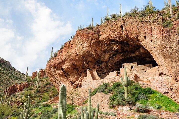 De Scottsdale: Superstition Mountains & Tonto Tour Privado