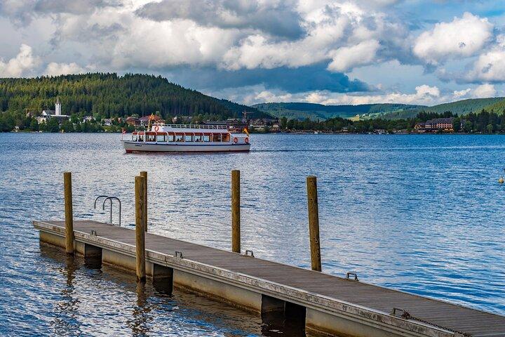 バーゼル発:ティティゼー、ラヴェンナ高架橋、ザンクト・ブラジアンへの日帰り旅行