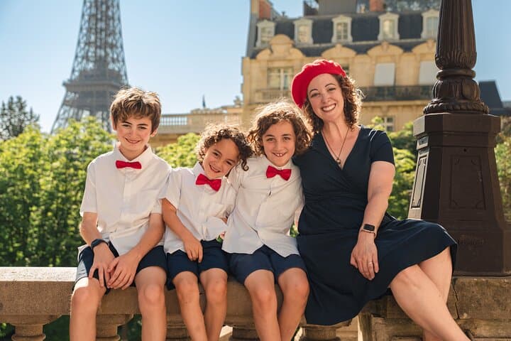 Private Photo Shoot at the Eiffel Tower or Louvre