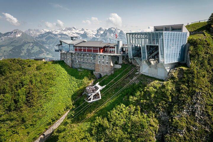 CabriO Verdens første Open Top-svævebanebillet til Mt Stanserhorn