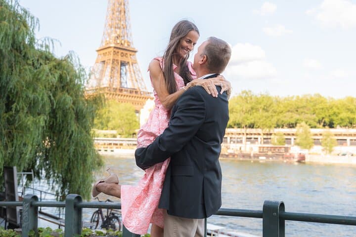 Private Photo Shoot at the Eiffel Tower or Louvre