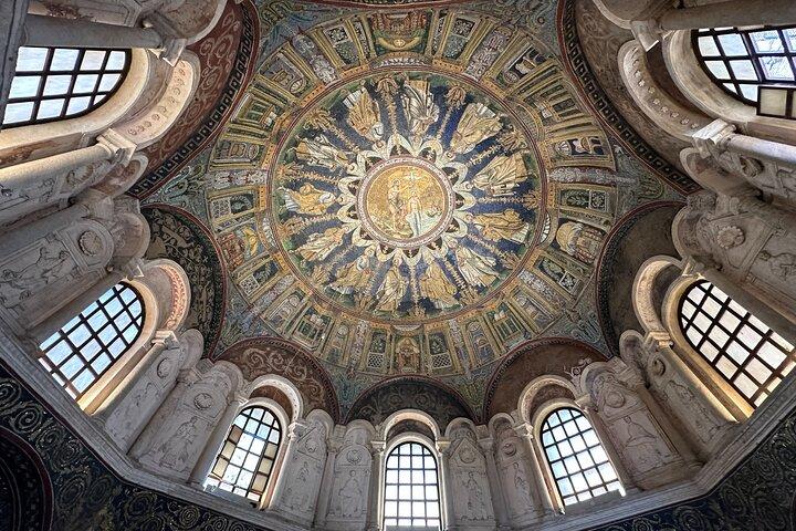 Sacred Ravenna Private City Highlights Tour med katolsk guide