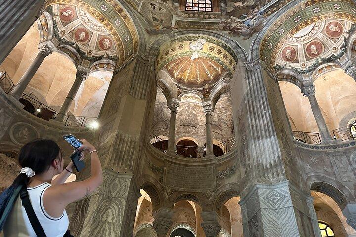Sacred Ravenna Private City Highlights Tour med katolsk guide