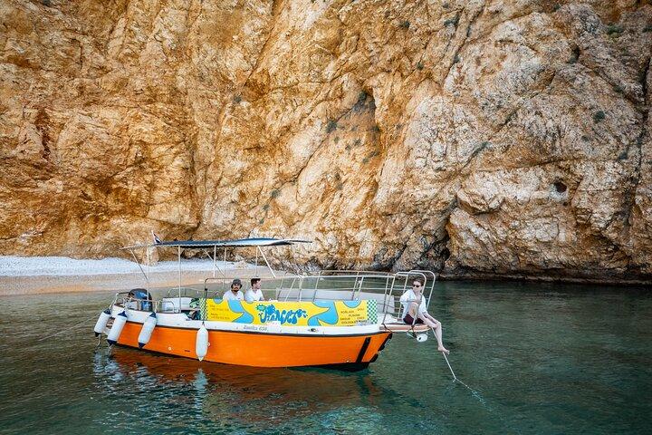 Baie selvagge dell'isola di Krk: Un tour privato in barca di mezza giornata
