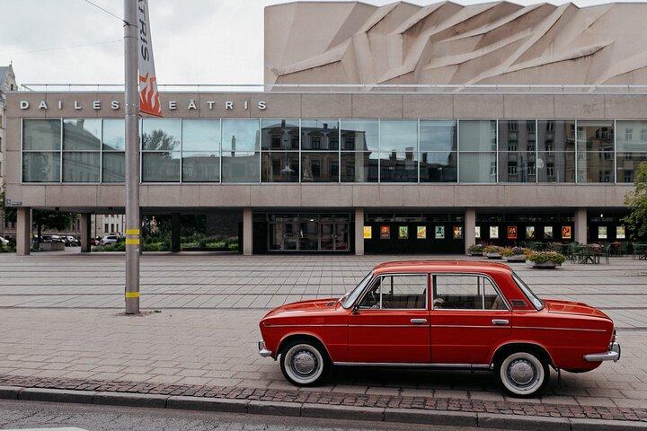 Sovjetiska Riga: Vintage biltur och vardagslivsupplevelse