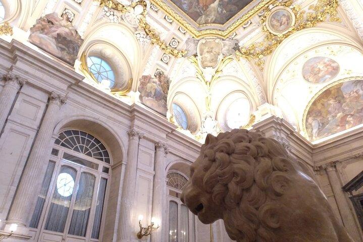 Madrid Royal Palace Tour: Prioriteret adgang med ekspertguide