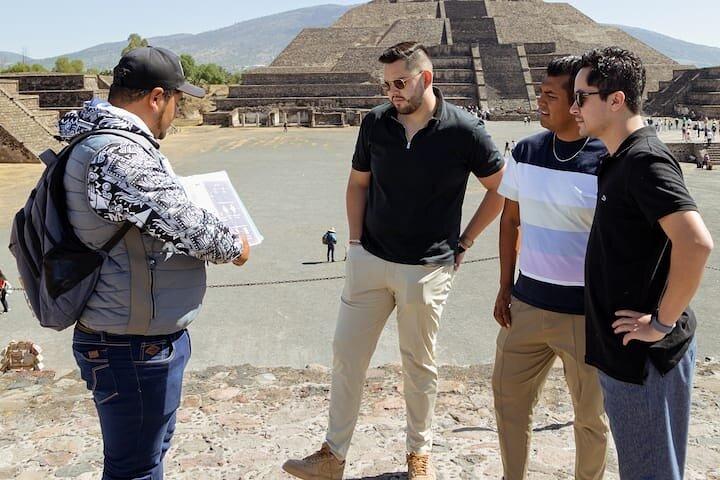 メキシコシティのテオティワカン・ピラミッドのプライベートツアーと洞窟での朝食
