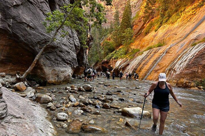 Den berömda smala leden i Zion nationalpark
