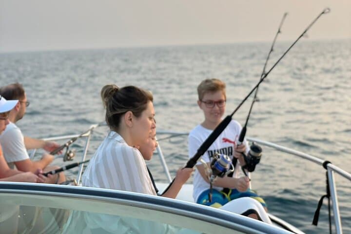 Dubai Private Deep Sea Fishing Adventure with Meal
