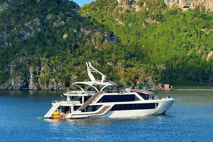 Hanoi: Udforsk Lan Ha Bay & Cat Ba på den nyeste luksuskruise