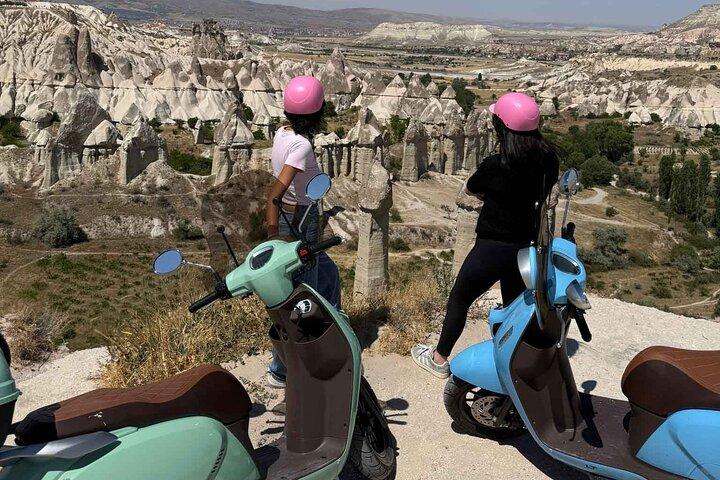 Découvrez la Cappadoce avec une location de scooter d'une journée