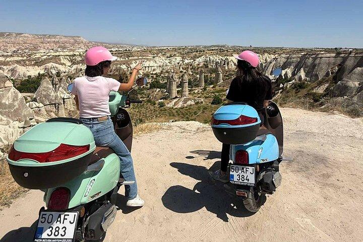 Découvrez la Cappadoce avec une location de scooter d'une journée