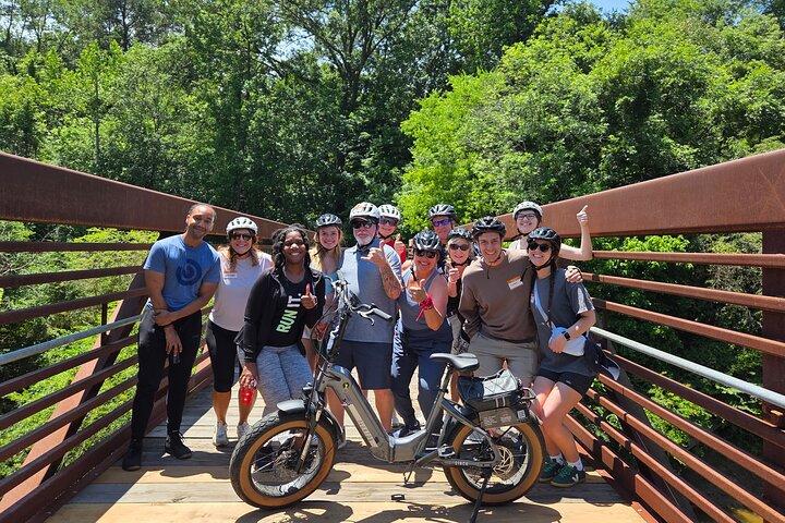 Tour guidato in e-bike di Raleigh: tacos, margarita e storia