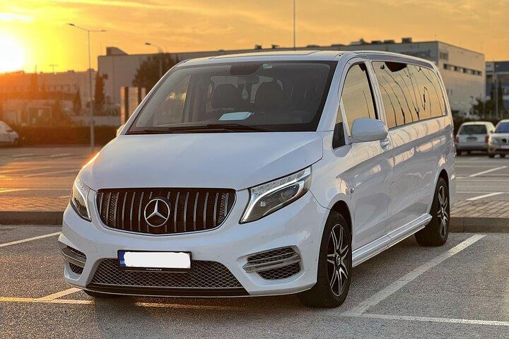 Central Athens till Atens internationella flygplats Privat transfer