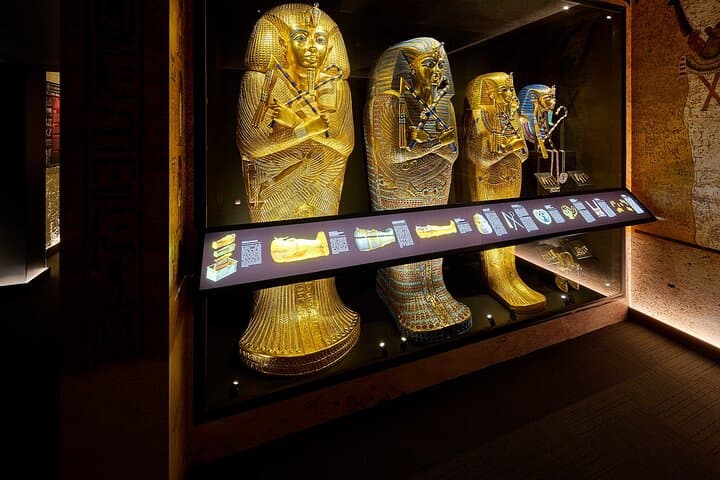 Tomb of the Pharaohs and Cairns Aquarium Combo