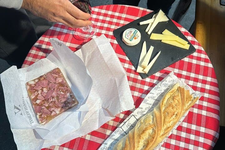 Paris Local Market & Bastille District Food Tasting Tour