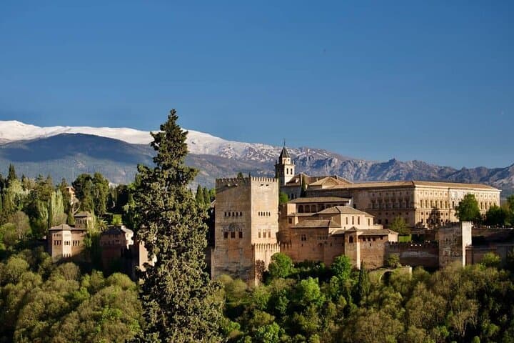 Premium Half Day Tour of the Alhambra of Granada + tickets