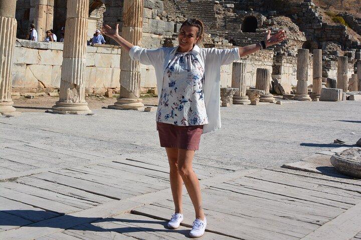 Luxury Day Trip to Ephesus – From Roman Ruins to Rich Flavors