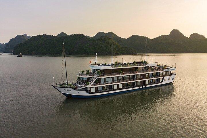 Hanoi : Croisière Halong & Lan Ha Bay 2D1N Premium avec Cabane Balcon