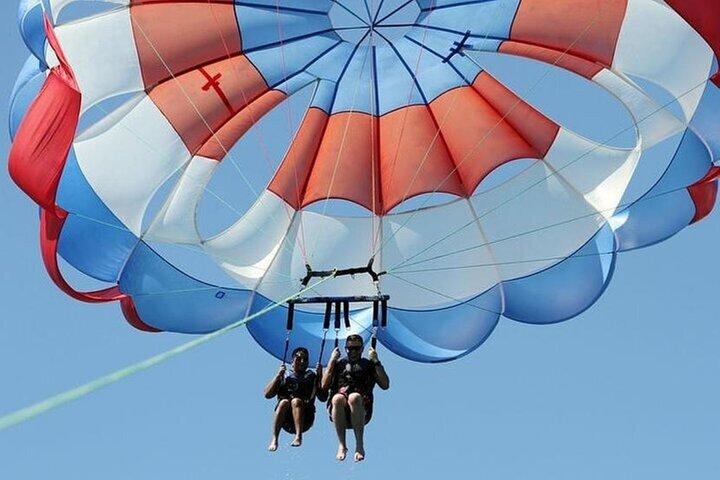 Privé speedboot naar Dolphin House met parasailing – Hurghada