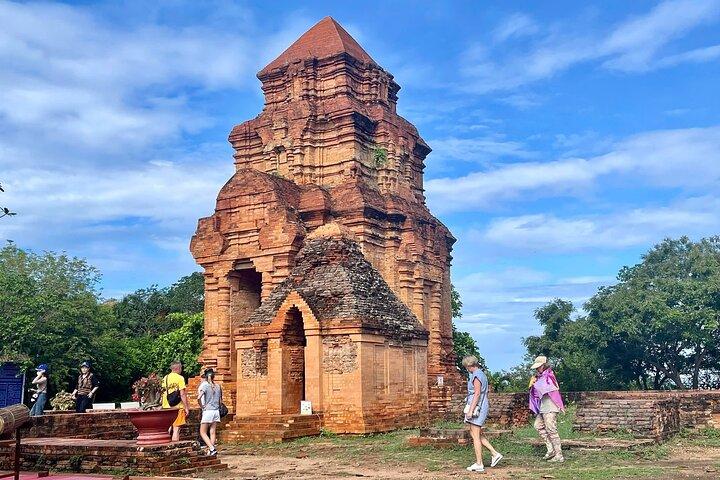 Fra Mui Ne: Phan Thiet, Cham Tower, Ta Cu Mountain, Lying Buddha