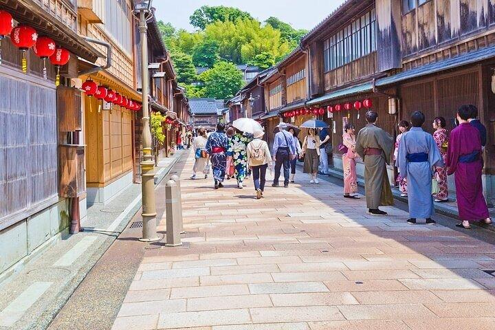 Tour privado de dia inteiro com fotos tiradas por um fotógrafo em Kanazawa