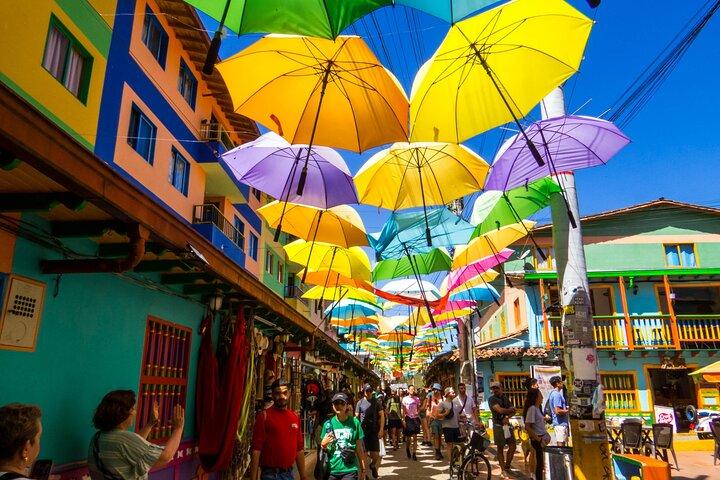Guatape and El Peñol Rock Tour: Private or Shared