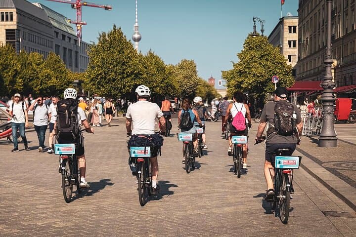 Berlin: Guided Bike Tour to Explore the Highlights