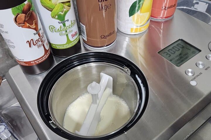 Naples: Pizza and Gelato Making Class