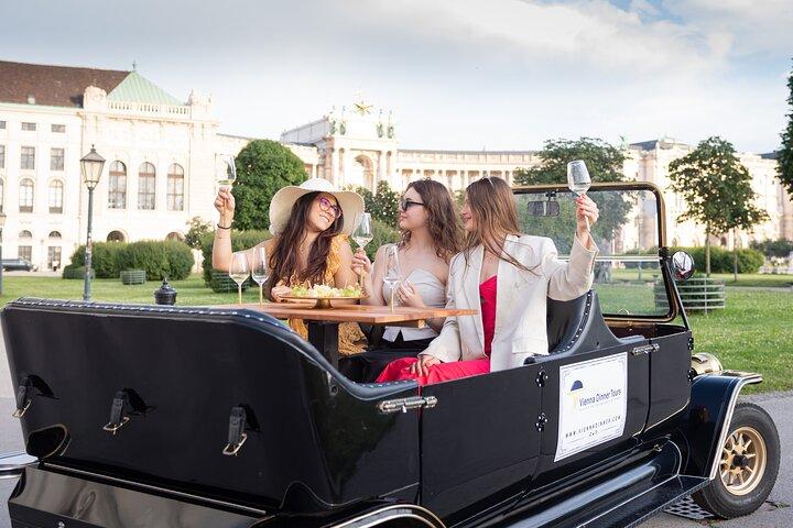 Vienna Wine Tasting Experience in un Classic Oldtimer