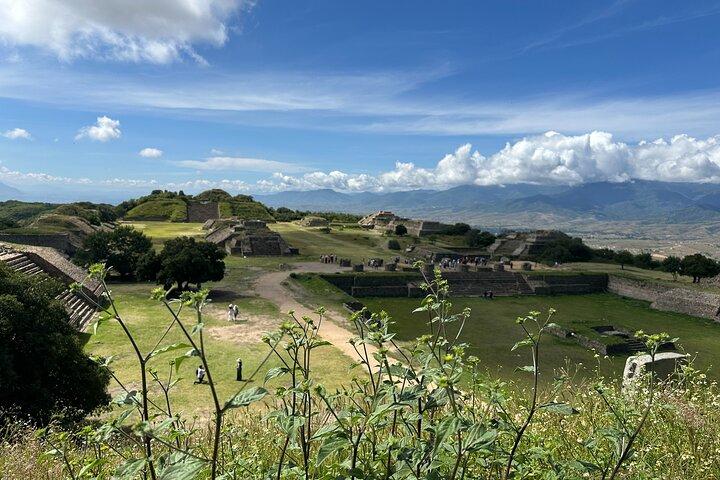 Exklusiv : Monte Albán, Hierve el agua, Teotitlán & Mezcal Tour