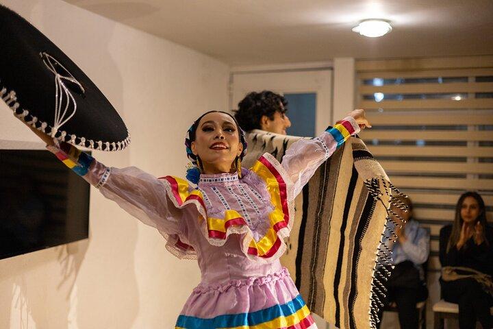 Expérience d'immersion culturelle avec le folklore mexicain