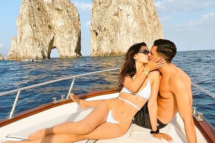 Exclusive Capri Secret Corners: Private Classic Boat Experience