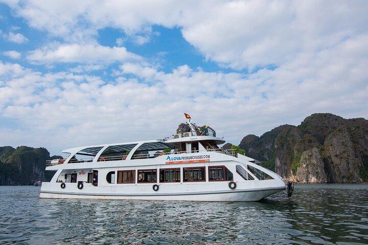 Halong Bay Day Tour con Expressway, Cave, Island, Beach da Hanoi