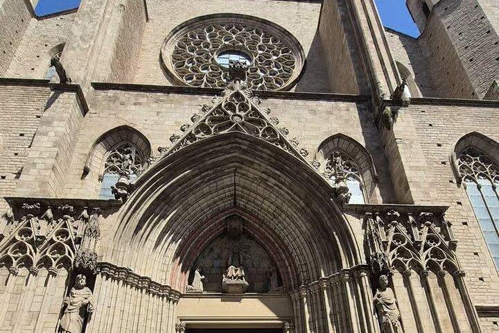 Barcelona El Born Tour mit Tapas- und Getränkeverkostung