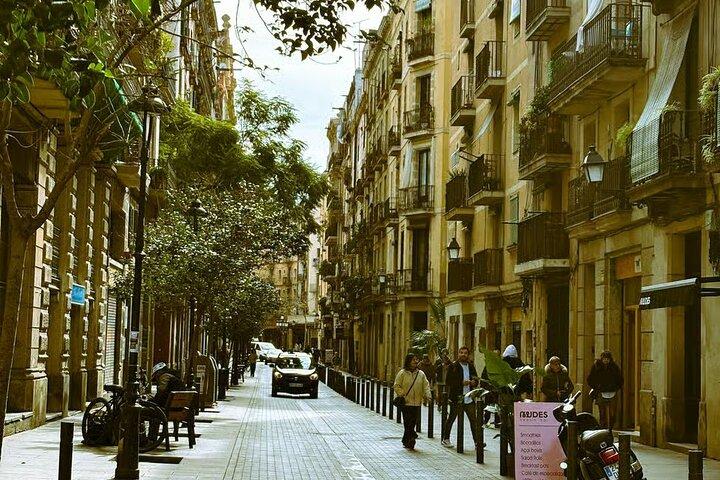 Barcelona El Born Tour mit Tapas- und Getränkeverkostung