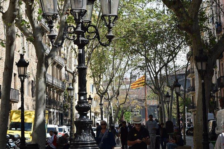 Barcelona El Born Tour mit Tapas- und Getränkeverkostung