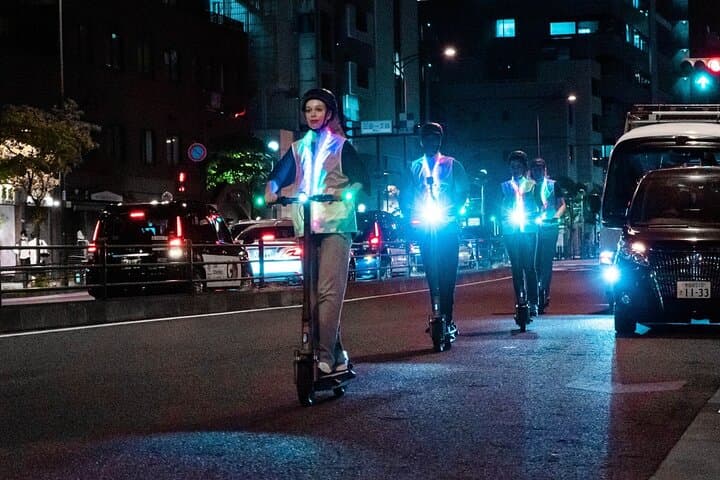 Tokyo: E-scooter Ride around the Imperial Palace