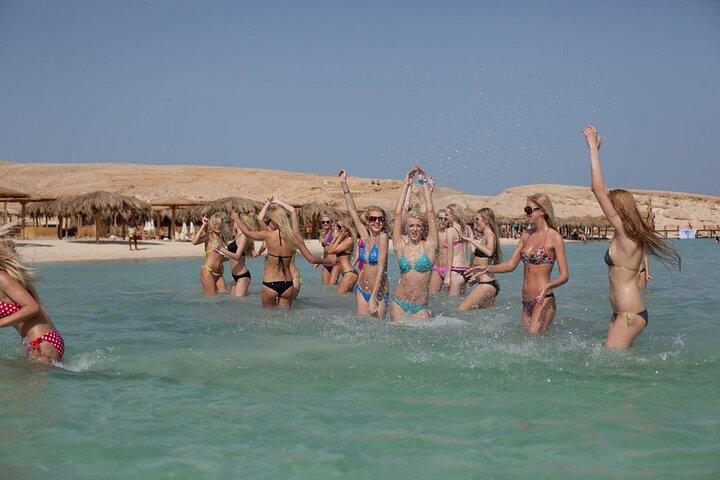 Hurghada - VIP Orange Bay bådtur, frokost og transfer