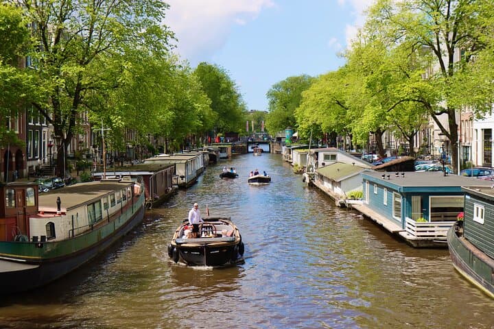 Amsterdam Private Canal Cruise – 90 Minutes through the Old City