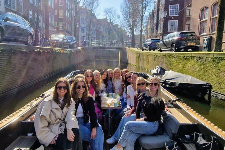 Amsterdam Private Canal Cruise – 90 Minutes through the Old City