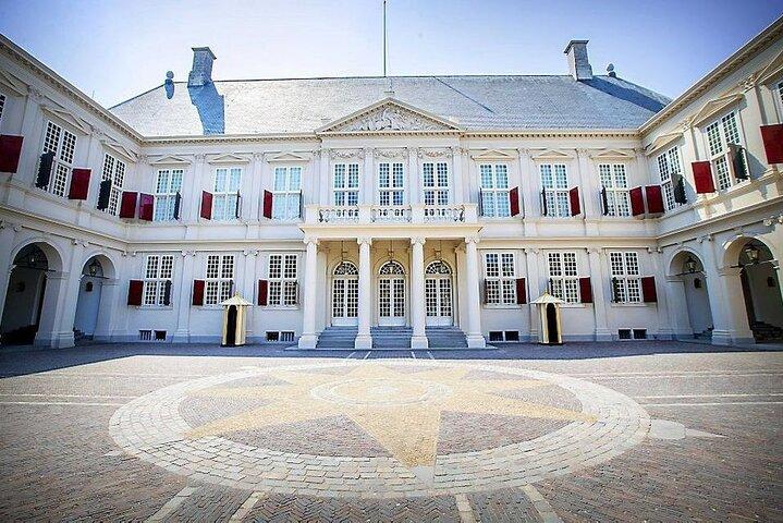 Private VIP Tour with Car to Rotterdam and The Hague with Official Guide