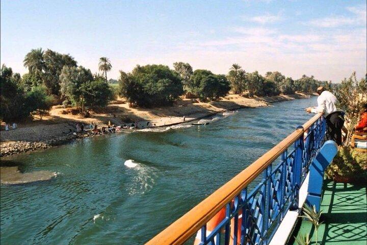 Crociera di 4 giorni sul Nilo da Assuan a Luxor in mongolfiera con Abu Simbel