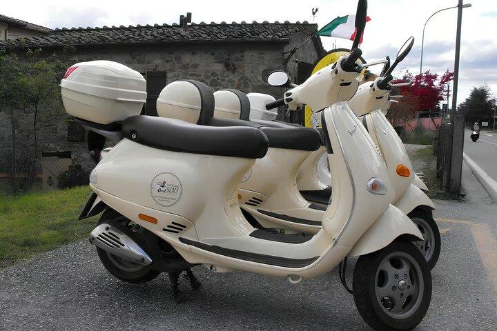 Noleggio Vespa intera giornata da Castellina in Chianti