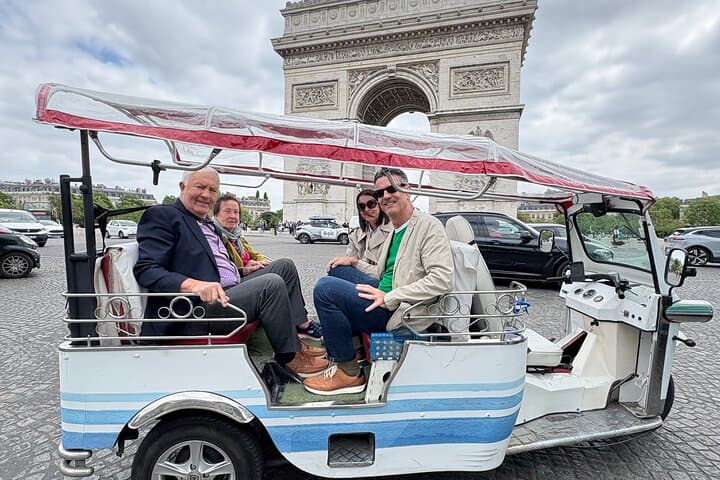 Paris Sightseeing by Tuk Tuk Golf Cart 2 hours