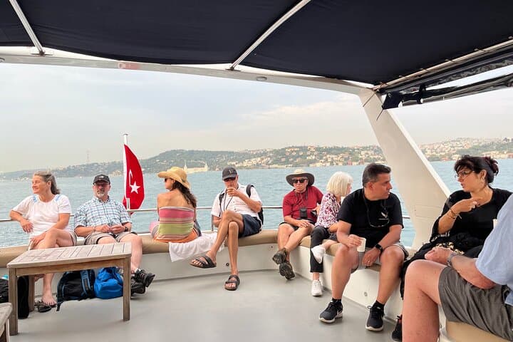 Half-Day Bosphorus Cruise to Black Sea from Istanbul with Lunch